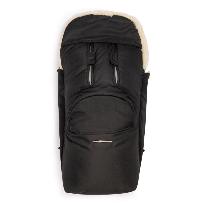 footmuff with seat shaping