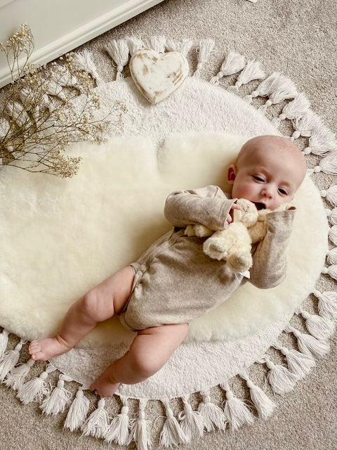 What are the benefits of sheepskin for baby ?