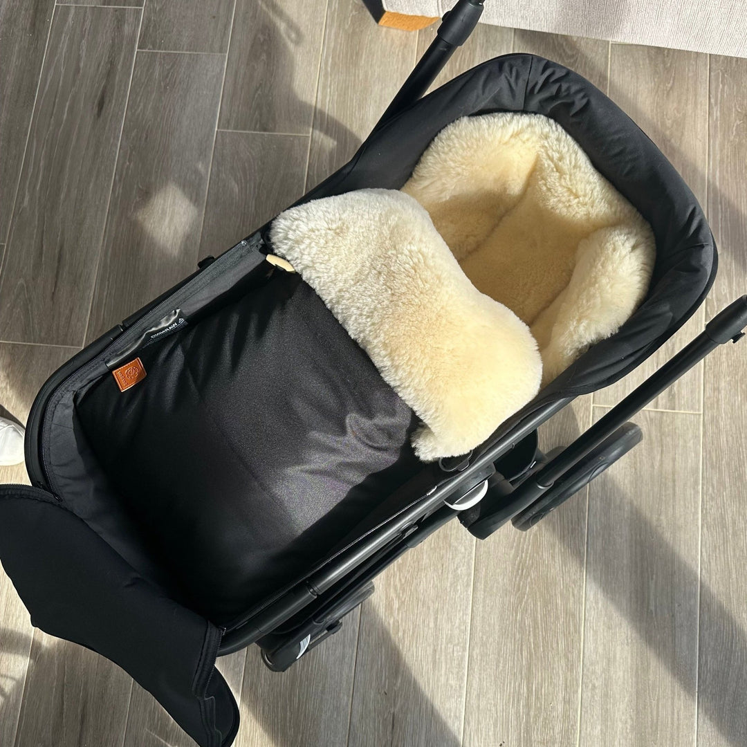 Should I use a Footmuff in a Carrycot ?