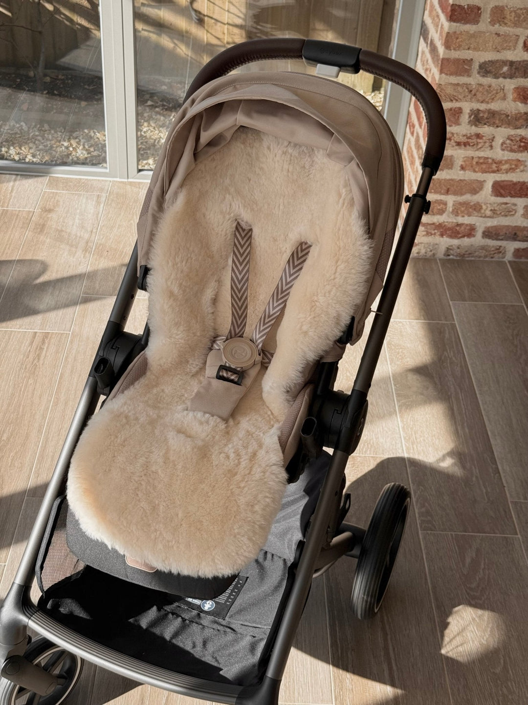 Sheepskin buggy liner perfectly fitting the Cybex Balios 
