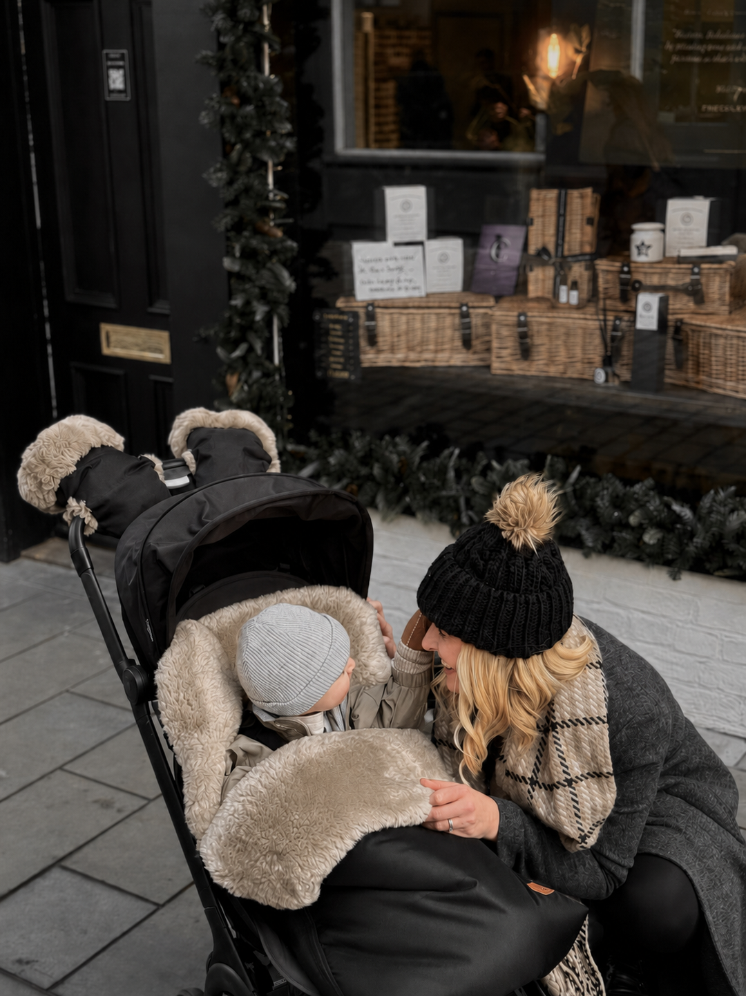 Baa Baby Original Sheepskin Footmuff | Black with Latte Lambskin