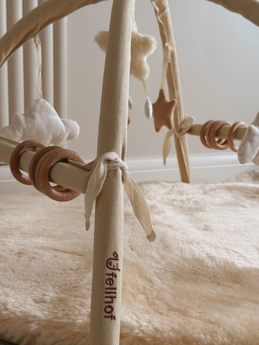 Natural Baby Play Gym in Merino Lambskin | Fellhof