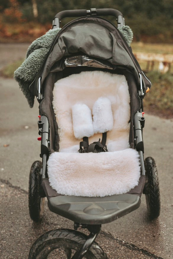 buggy sheepskin liner in neutral shade in a vista uppababy jake pram