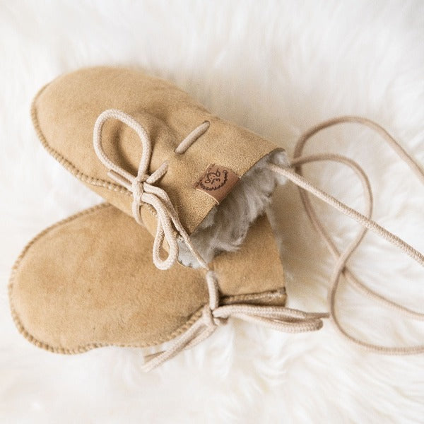 Sheepskin Gloves for Children for Comfort and Warmth in Winter