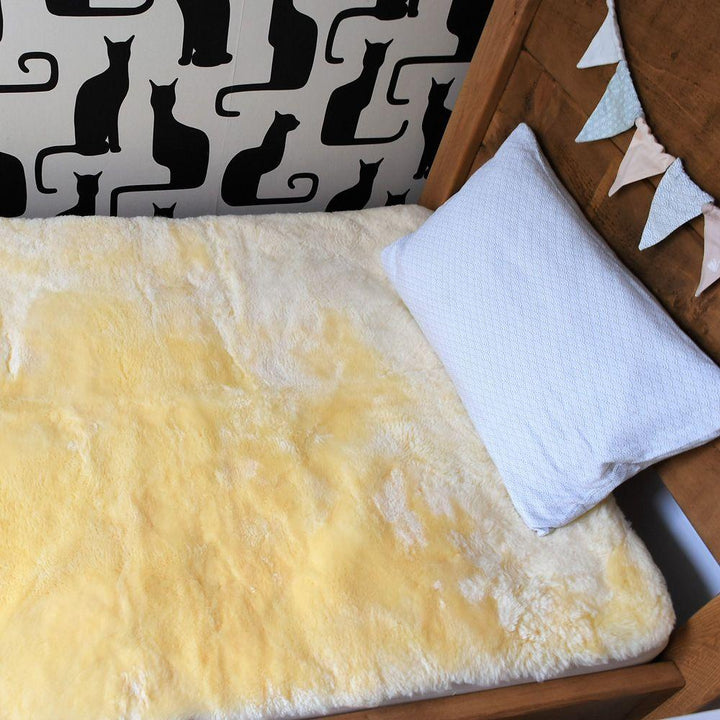 Honey Lambskin as Mattress Cover for Even Support and Temperature Regulation